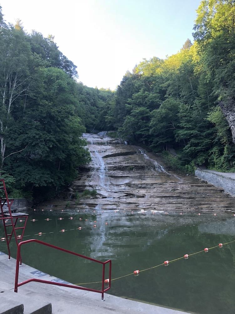 Country Inn & Suites By Radisson, Ithaca, Ny Bagian luar foto