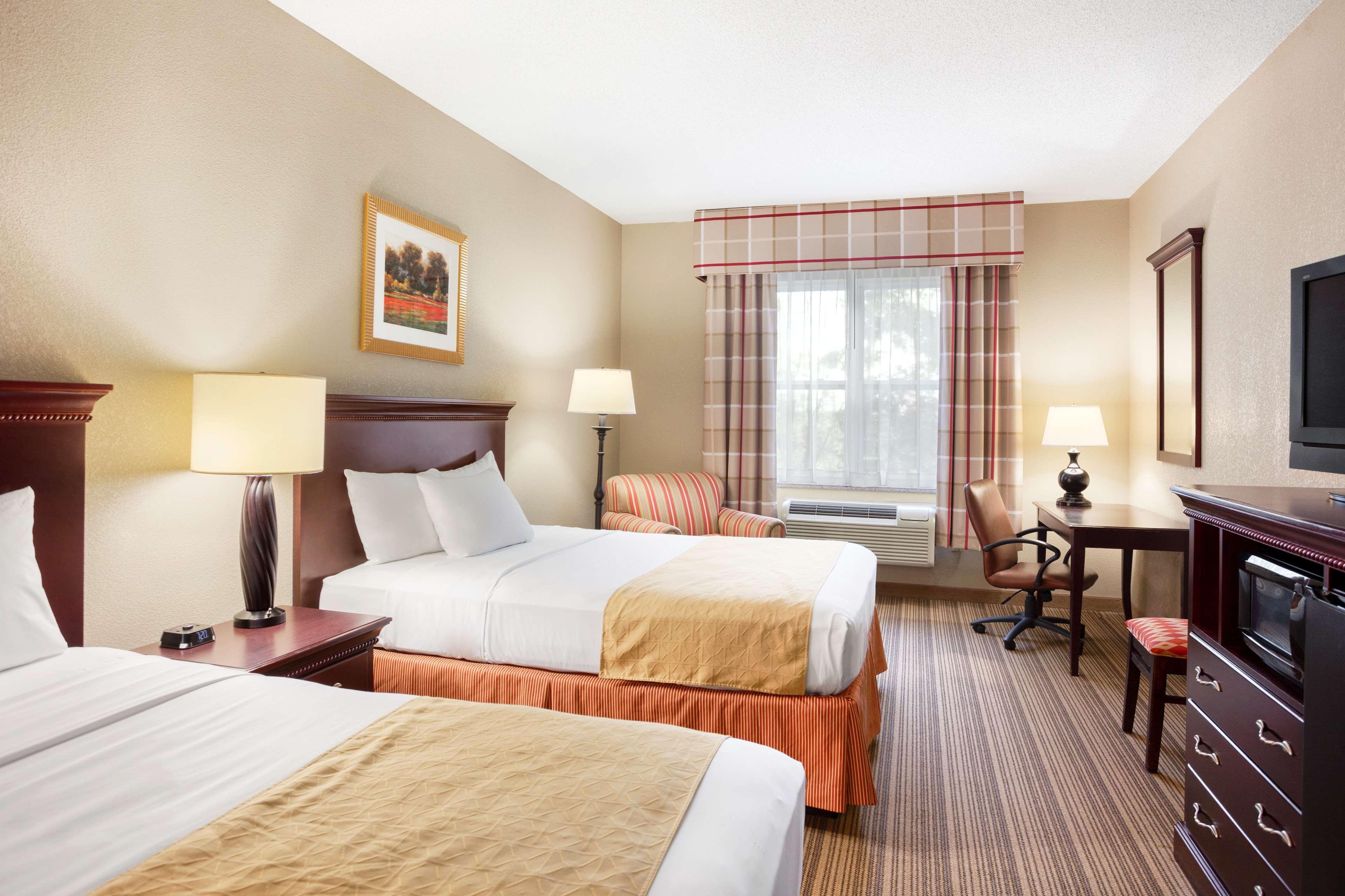 Country Inn & Suites By Radisson, Ithaca, Ny Bagian luar foto
