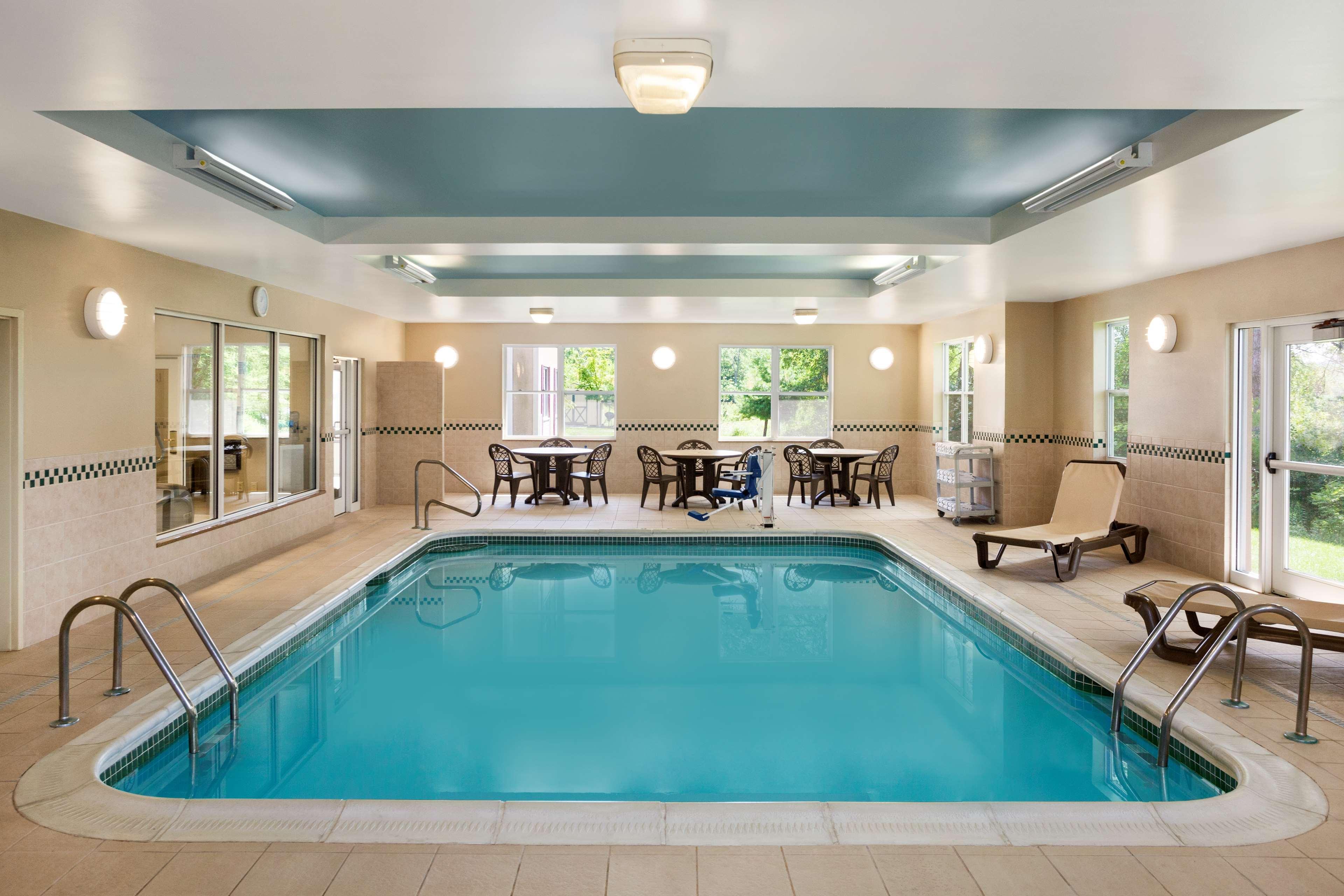 Country Inn & Suites By Radisson, Ithaca, Ny Bagian luar foto