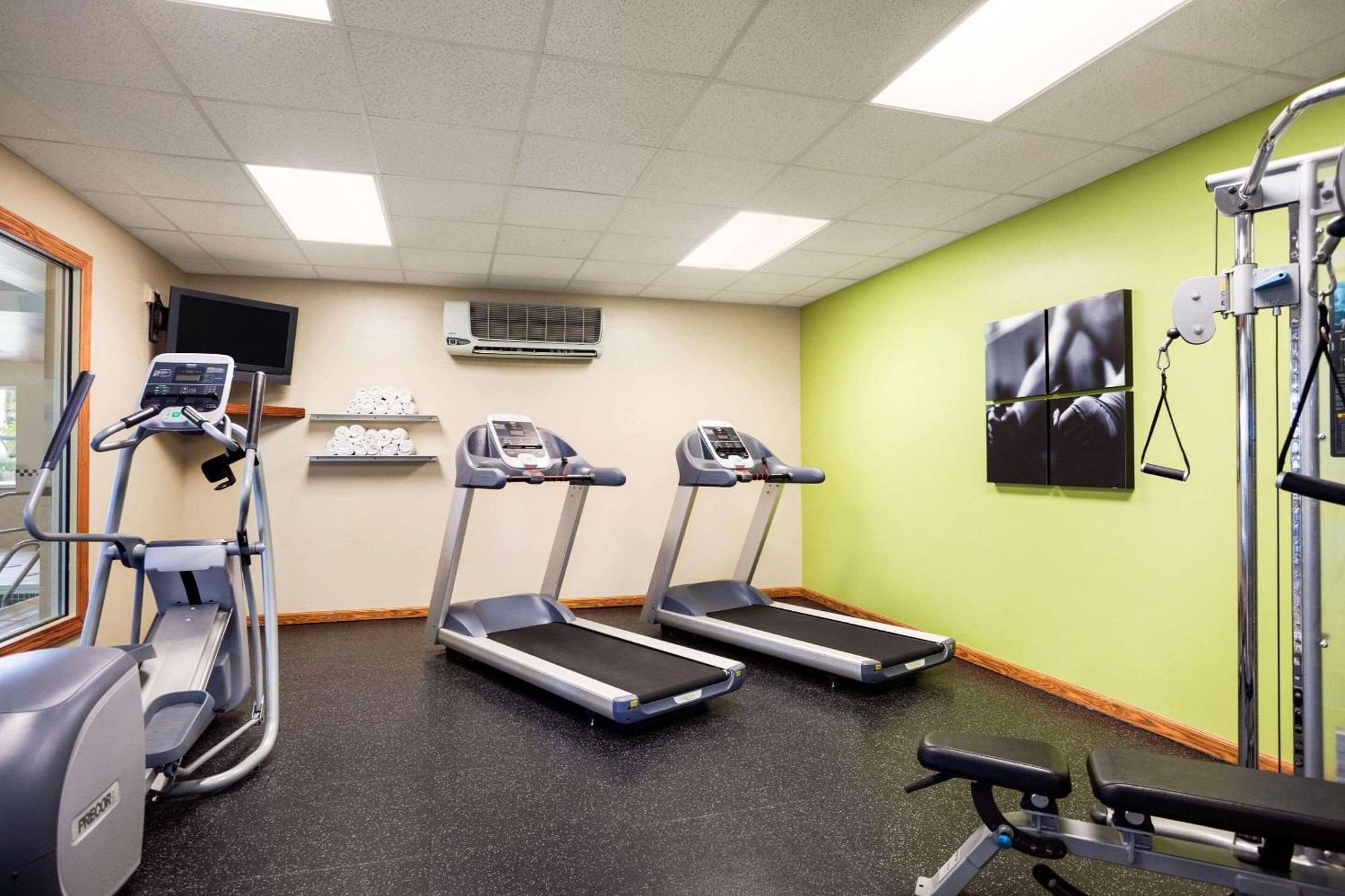 Country Inn & Suites By Radisson, Ithaca, Ny Bagian luar foto