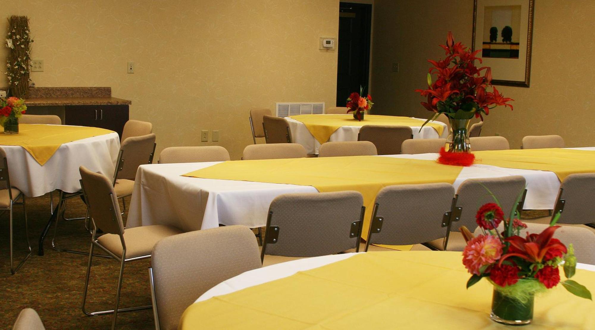 Country Inn & Suites By Radisson, Ithaca, Ny Bagian luar foto